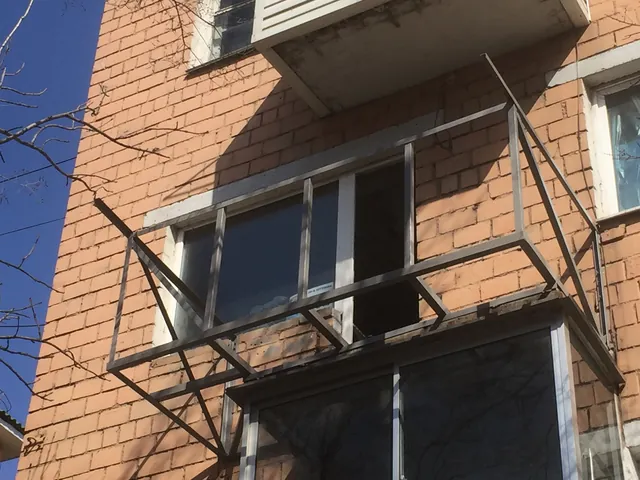 Вынос балкона по плите